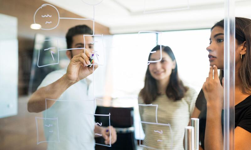 Microsoft Dynamics NAV še vedno deluje. Zakaj podjetja kljub temu prehajajo na Business Central?