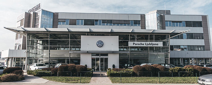 How a car distributor improves customer service with smart roadside assistance