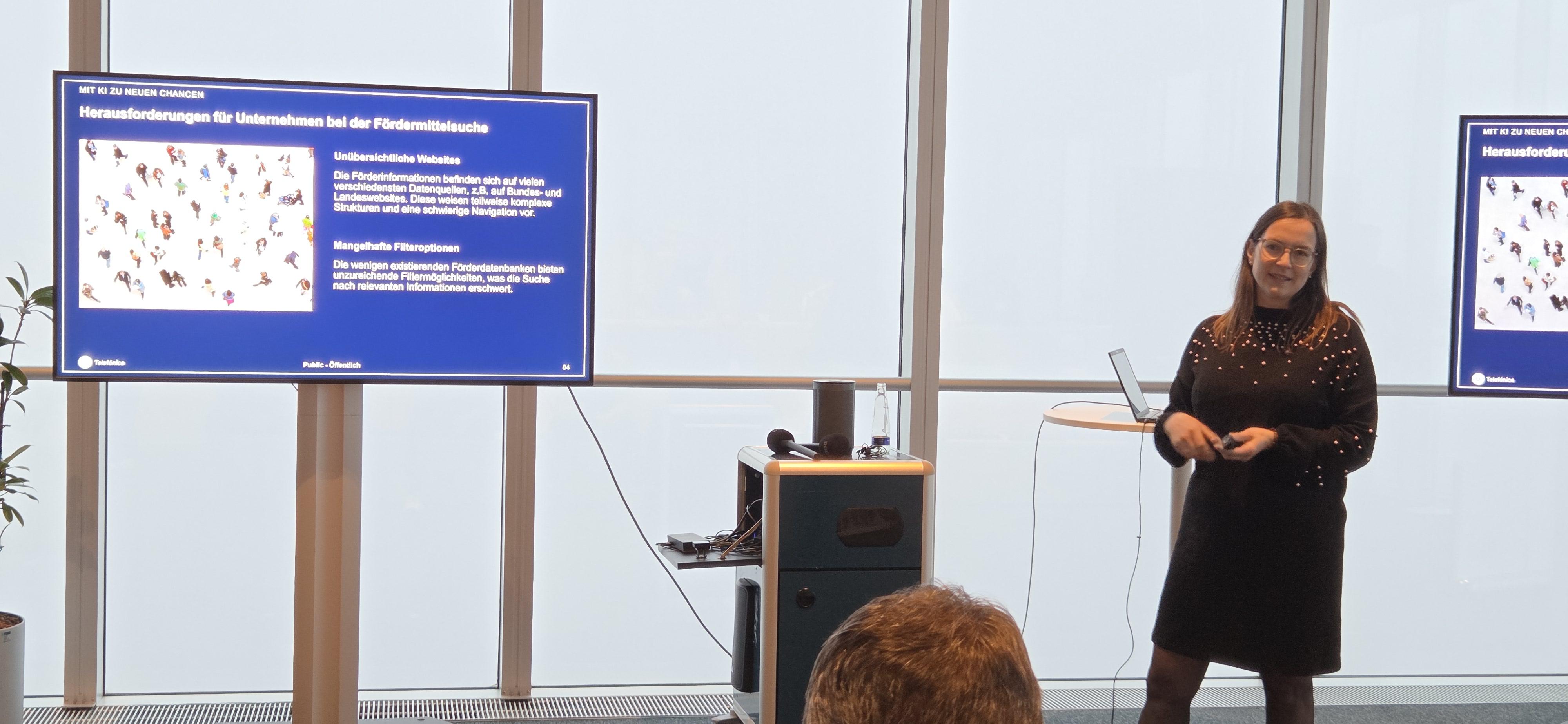 Nadia Portera-Zanotti bei wAIhnachten mit Agenten